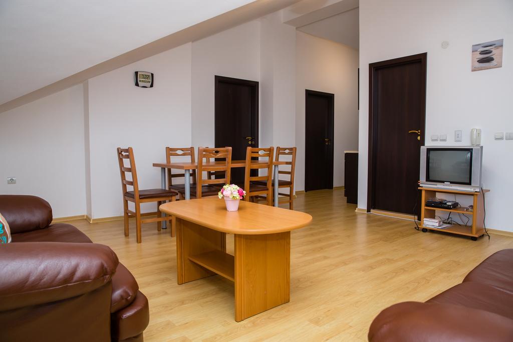 Three Mountains Penthouse Apartment 647 Razlog Esterno foto