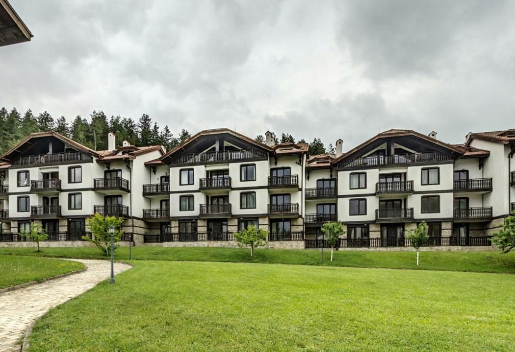 Three Mountains Penthouse Apartment 647 Razlog Esterno foto